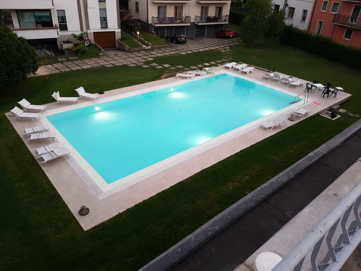Апартаменти Casa Savoia Дезенцано-дель-Гарда Екстер'єр фото