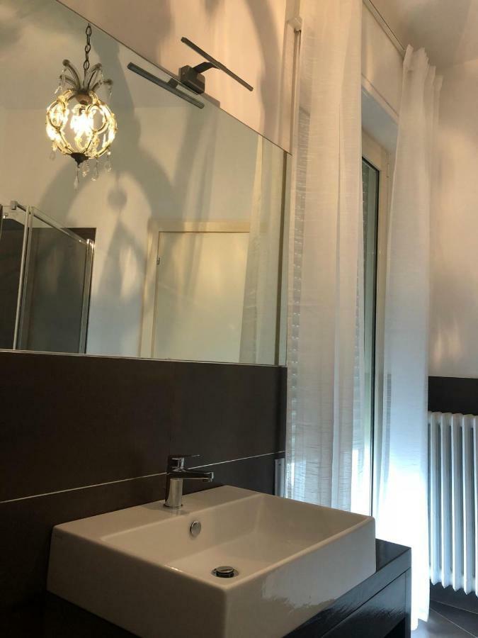 Апартаменти Casa Savoia Дезенцано-дель-Гарда Екстер'єр фото