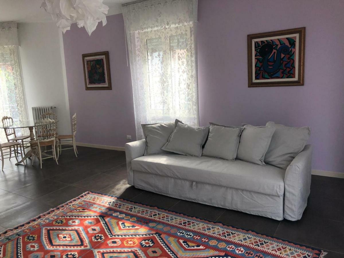 Апартаменти Casa Savoia Дезенцано-дель-Гарда Екстер'єр фото