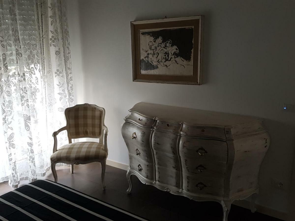 Апартаменти Casa Savoia Дезенцано-дель-Гарда Екстер'єр фото